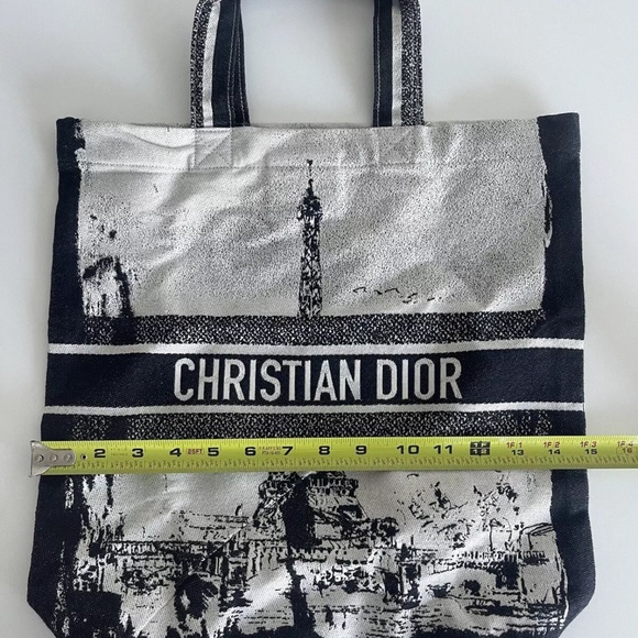 NEW Christian Dior Rare NYC Paris VIP Exclusive Tote Fall 2024 - Picture 3 of 11